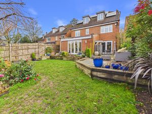 REAR GARDEN & REAR ASPECT- click for photo gallery